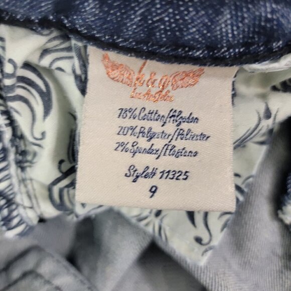 H&G Women’s Low Rise Boot Cut Distress Jeweled Trim Jeans Pants – Size 9 - Picture 10 of 16